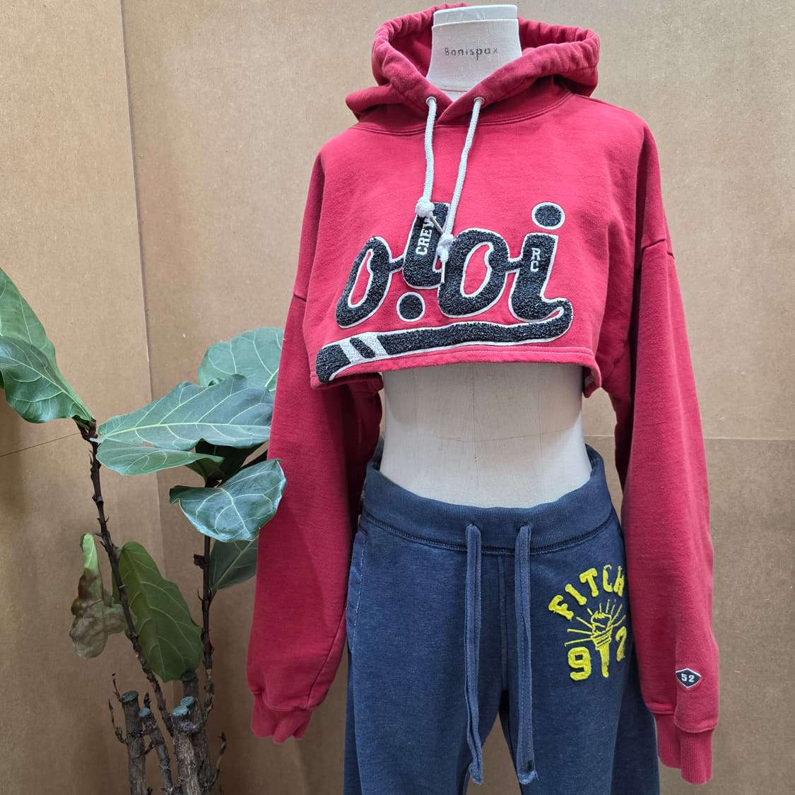 오아이오아이 언더붑 크롭탑 후드티 상품이미지1