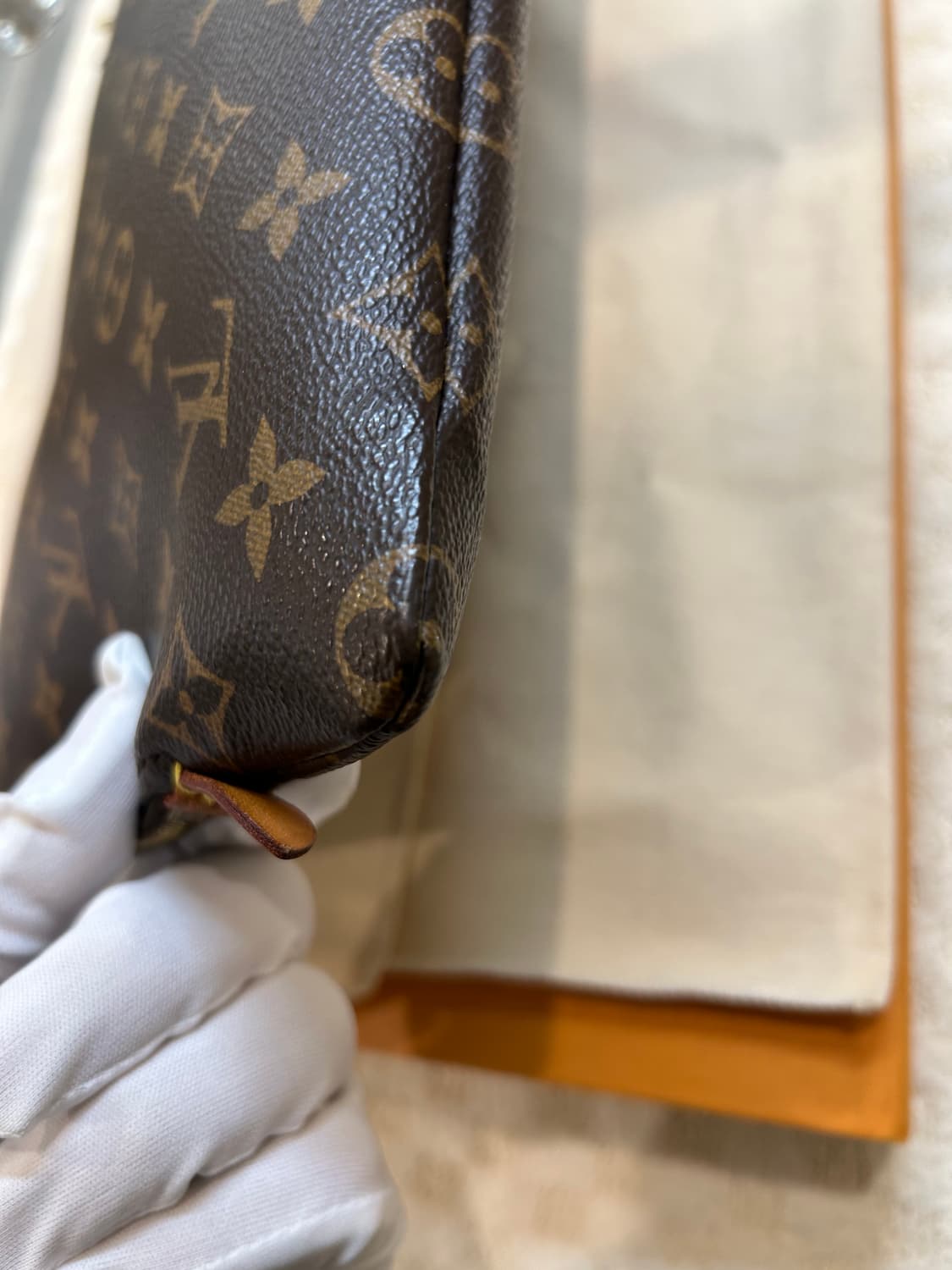 [정품/중고] 루이비통 에튀 보야주 클러치 상품이미지4