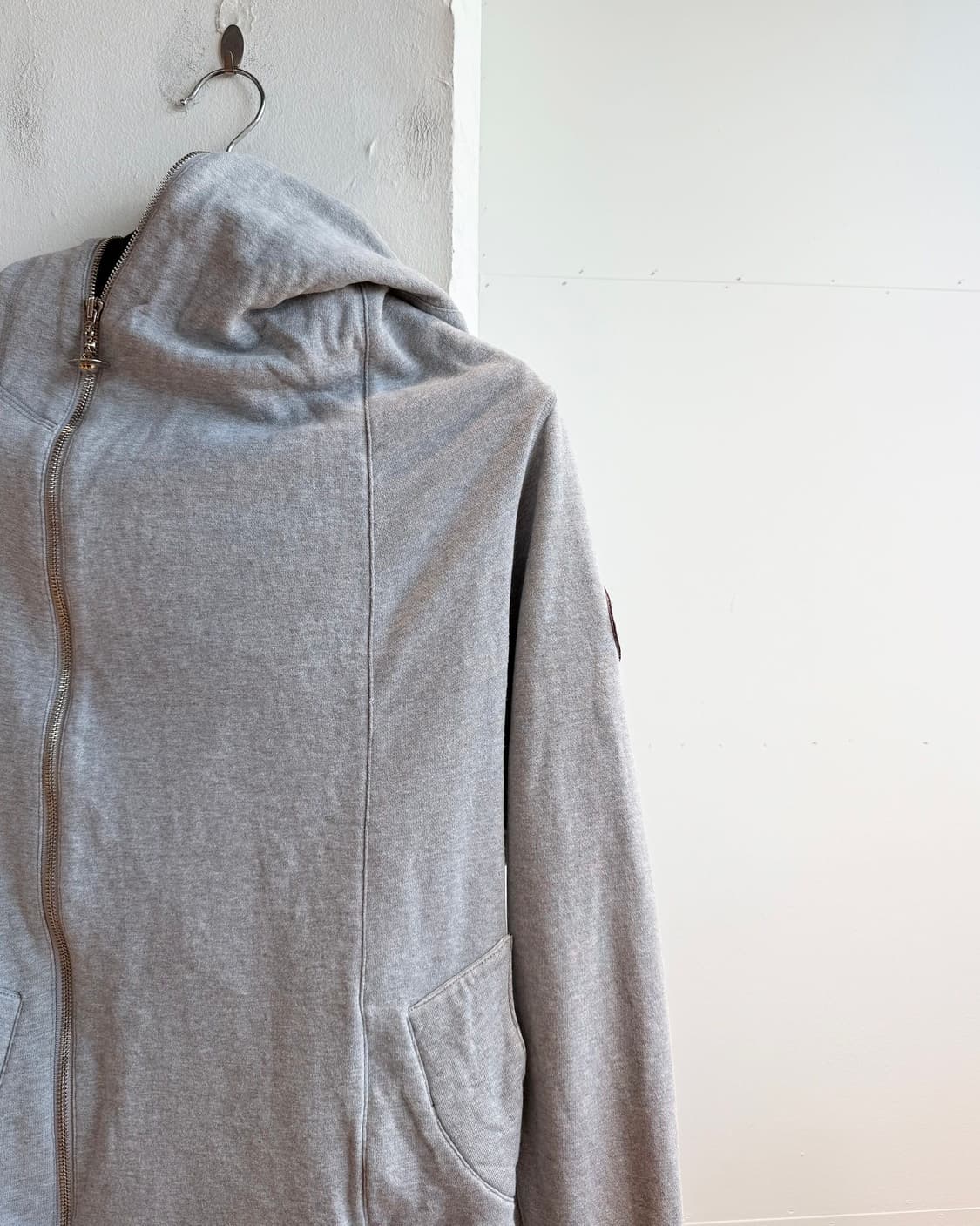 비비안 웨스트우드 그레이 투웨이 후드집업  상품이미지5