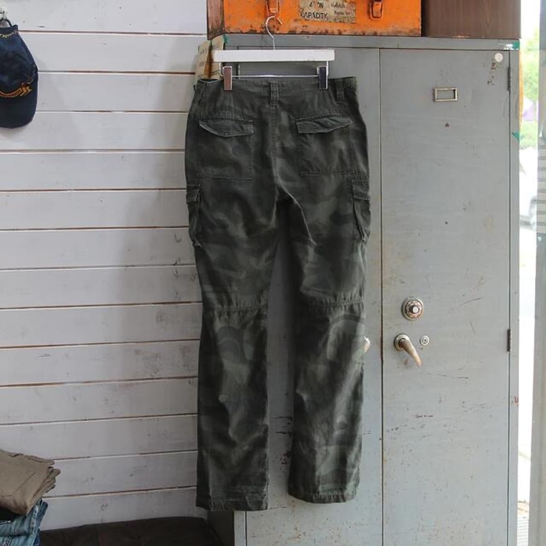 (착용컷) BARCEDOS 카모 카고 팬츠 (32.5) 상품이미지4