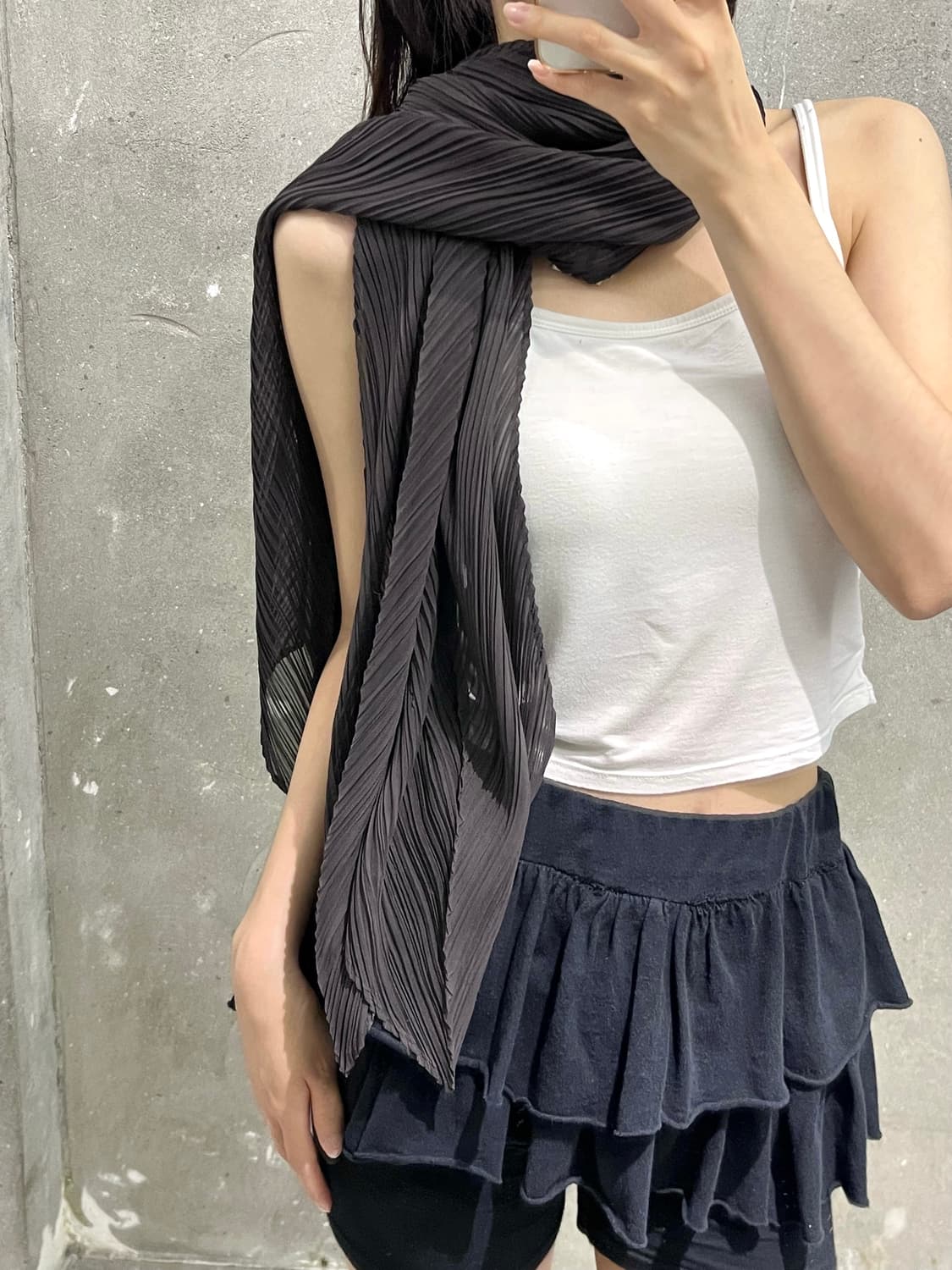 Pleats Please 플리츠플리즈 차콜브라운 스카프 상품이미지1