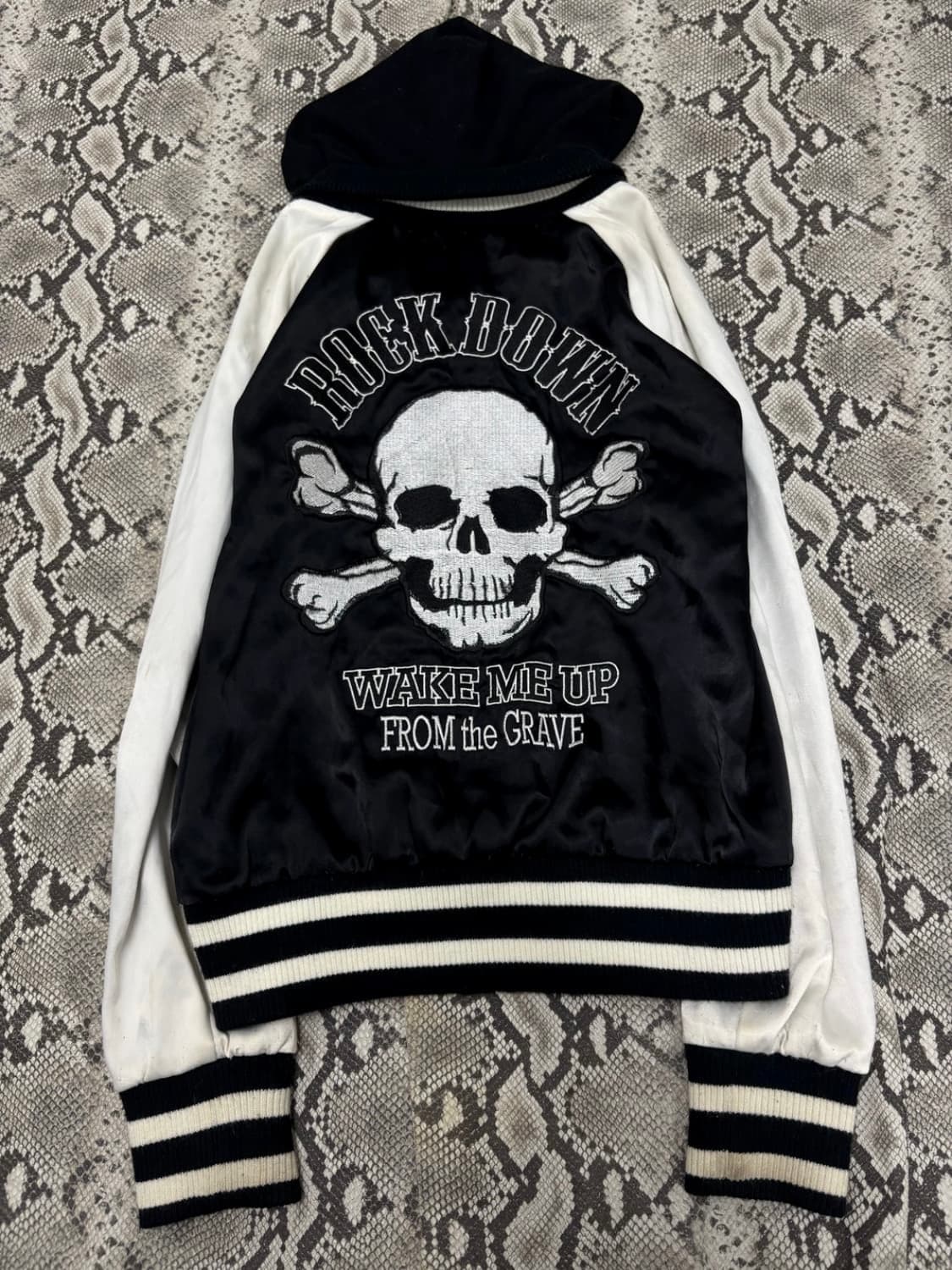 Vinatage DIG DEEP 빈티지 디그딥 스컬 패치 스터드 스카쟌 상품이미지2