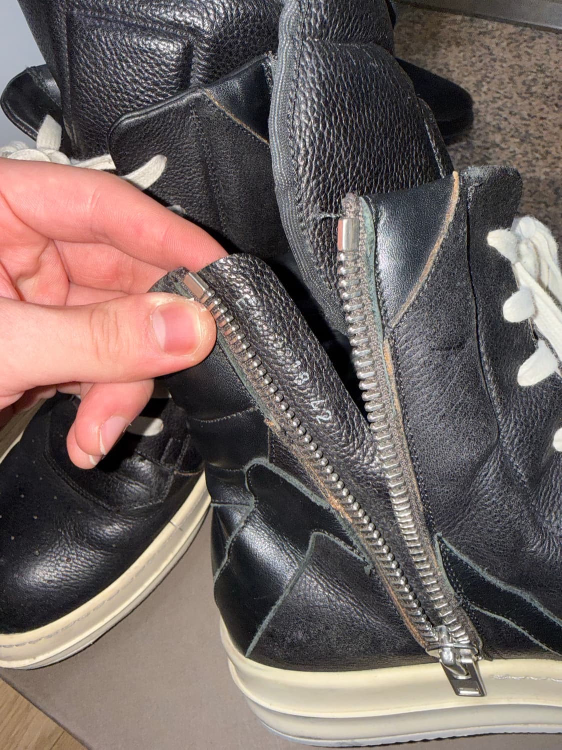 [42] 릭오웬스 지오바스켓 검검흰 상품이미지7