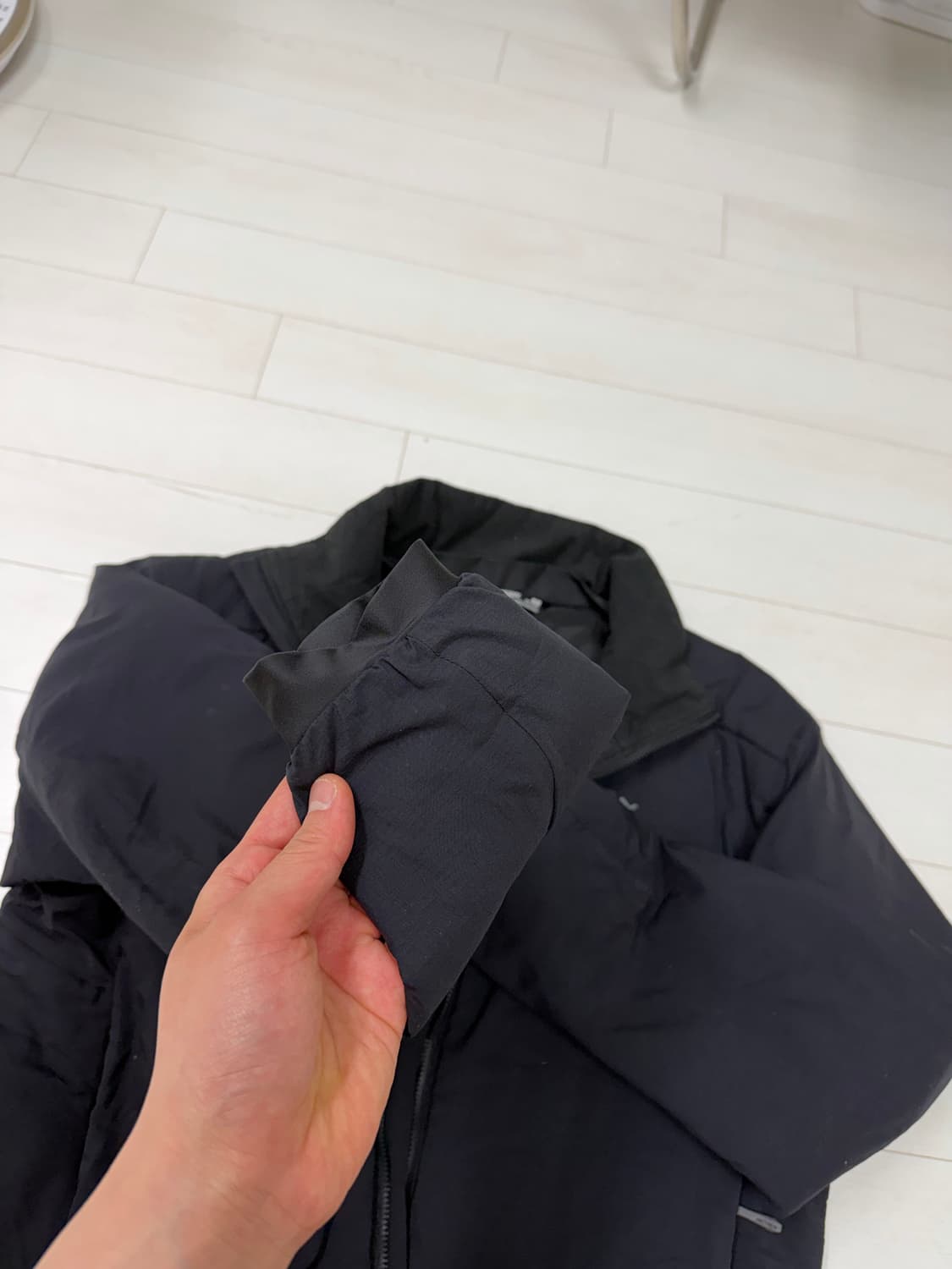 아크테릭스 아톰 AR 자켓 M 사이즈  육안으로보기에 얼룩 및 찢김 없음 상품이미지5