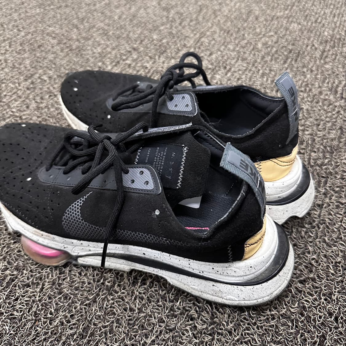 NIKE 나이키 에어 줌 타입 블랙 하이퍼 핑크 270 상품이미지3