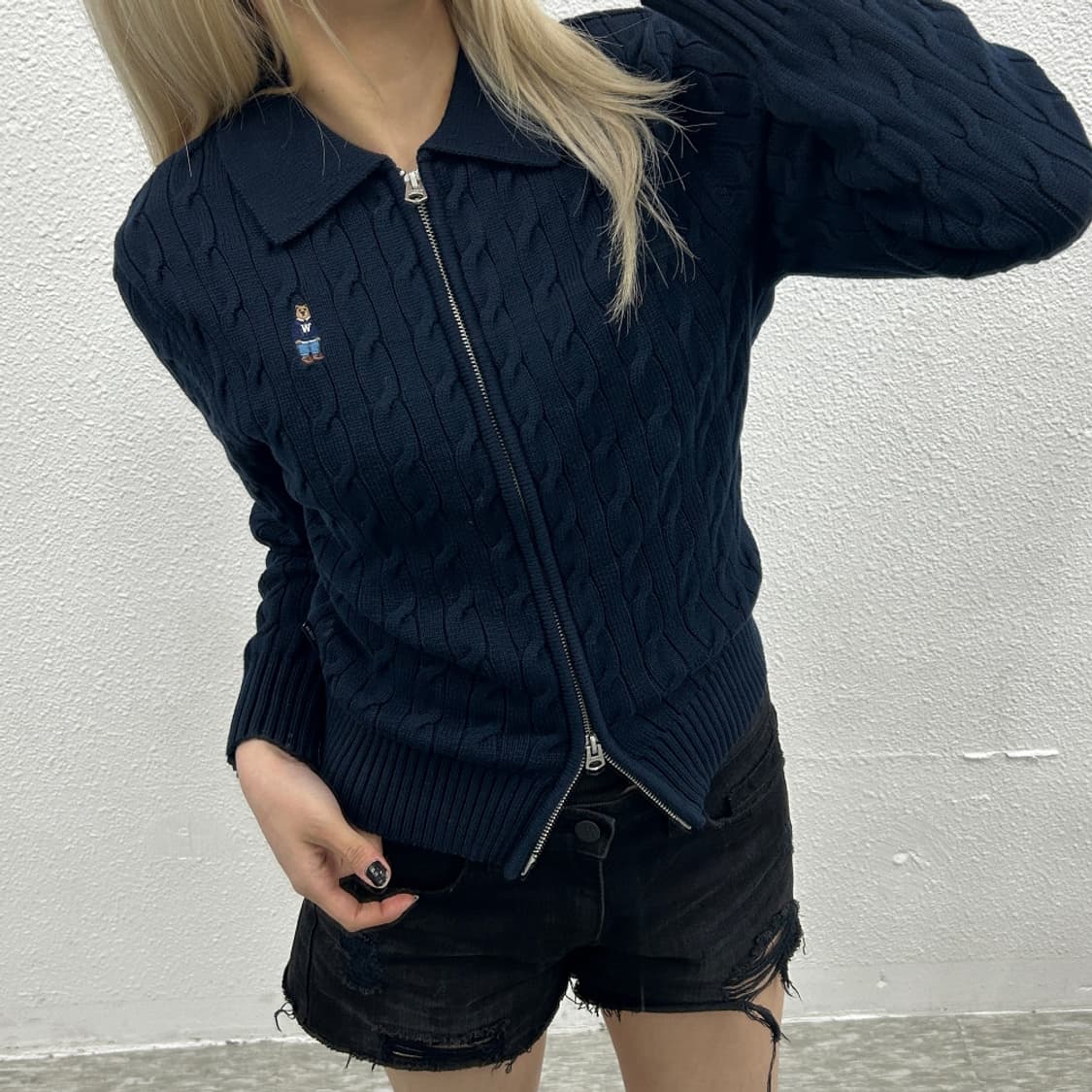 후아유 곰돌이로고 네이비 카라 꽈배기 니트집업 S 상품이미지1