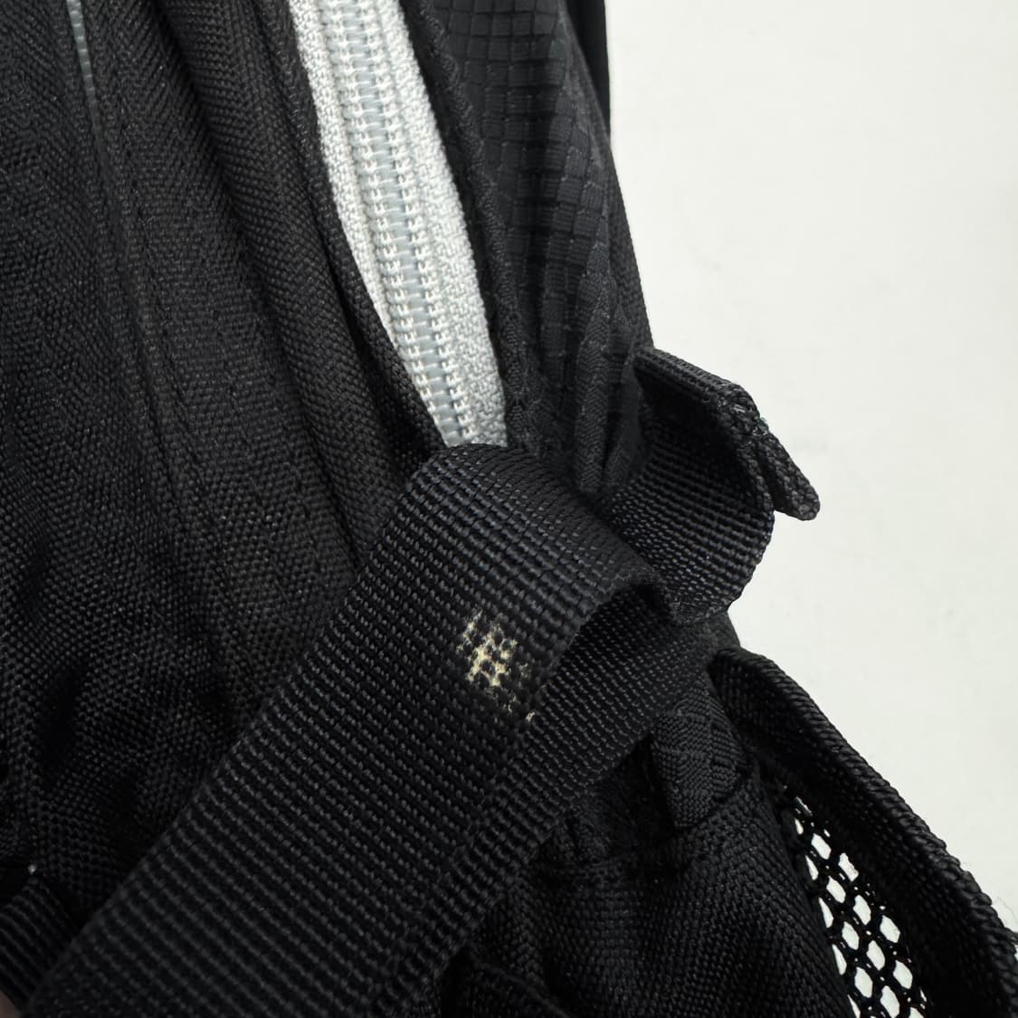 노스페이스 고프코어 에센셜 테크니컬 스몰 백팩 블랙 상품이미지8