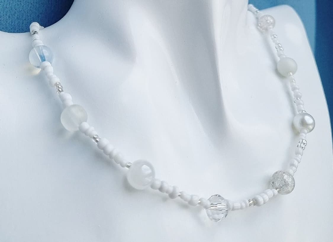 세컨핸드)화이트 비즈 목걸이 상품이미지5