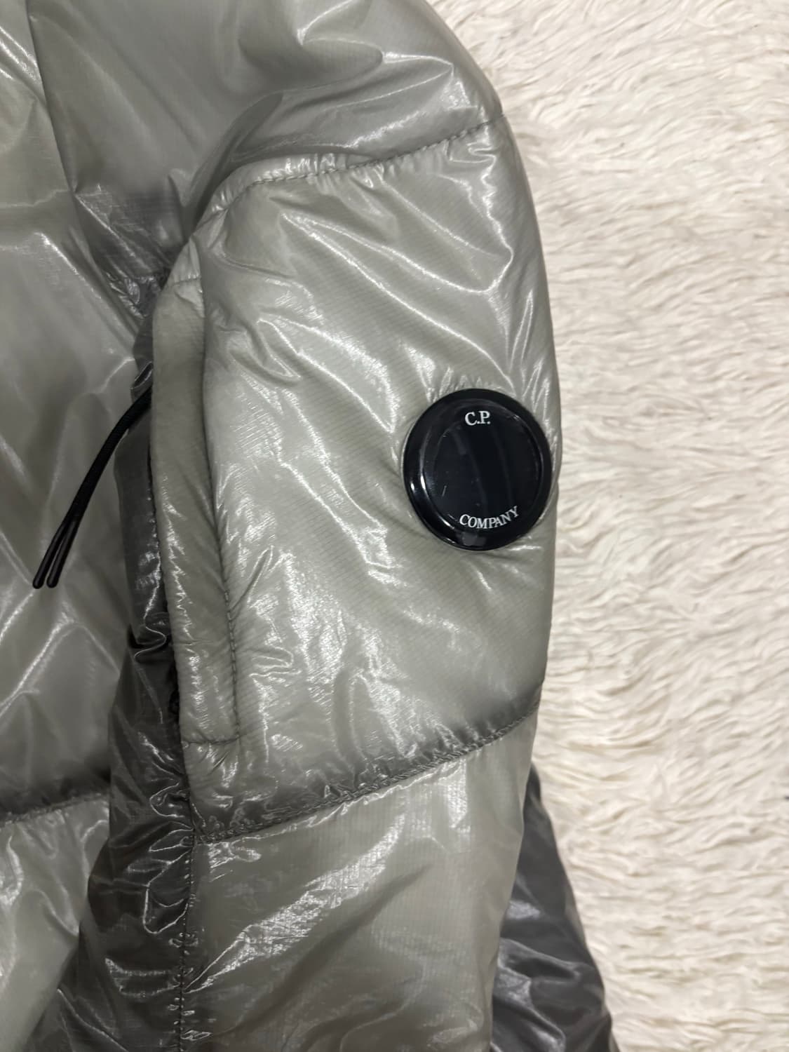 [레어M] cp컴퍼니 프리마로프트 아웃라인 경량패딩 상품이미지2