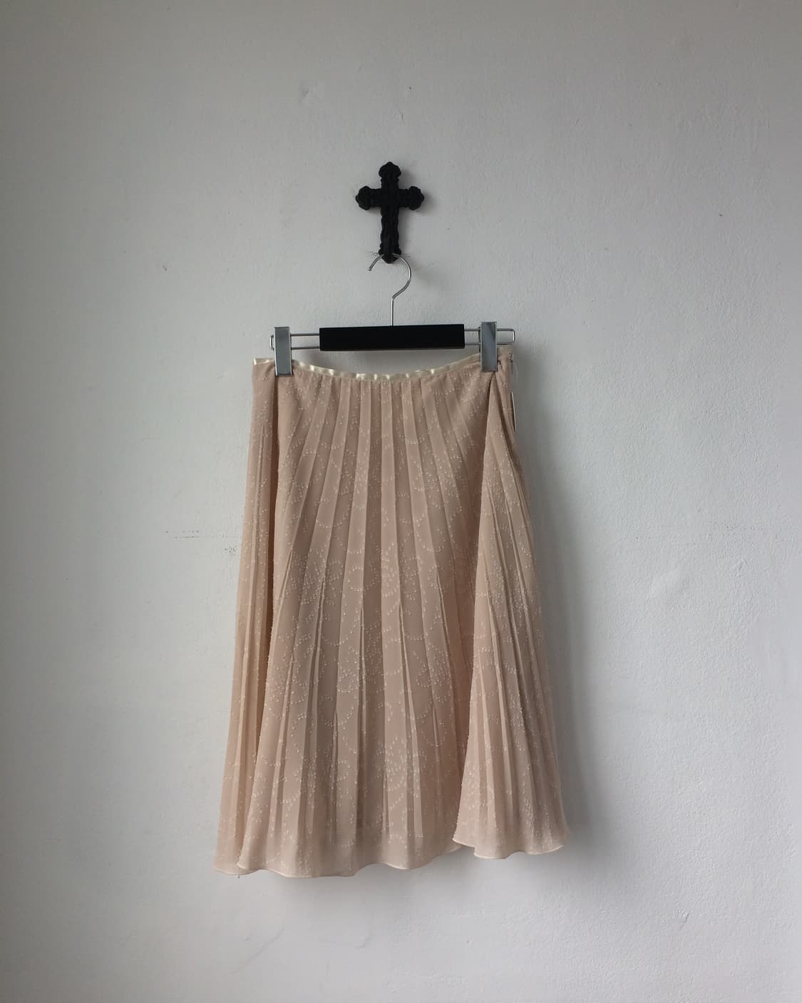 Pattern point pleats midi skirt 상품이미지1
