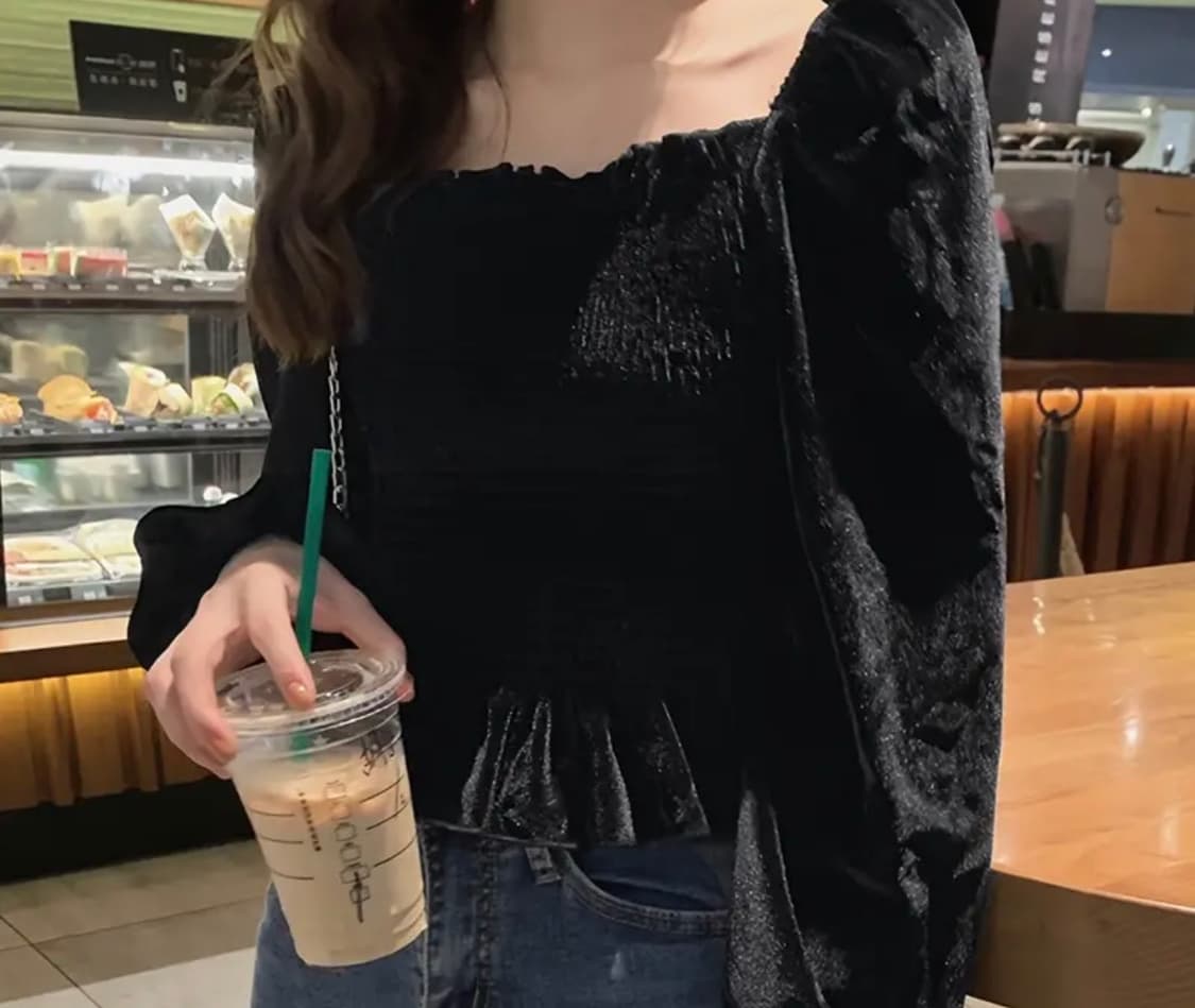 블랙 스퀘어넥 벨벳 오프숄더 셔링 크롭 탑 블라우스 상품이미지3