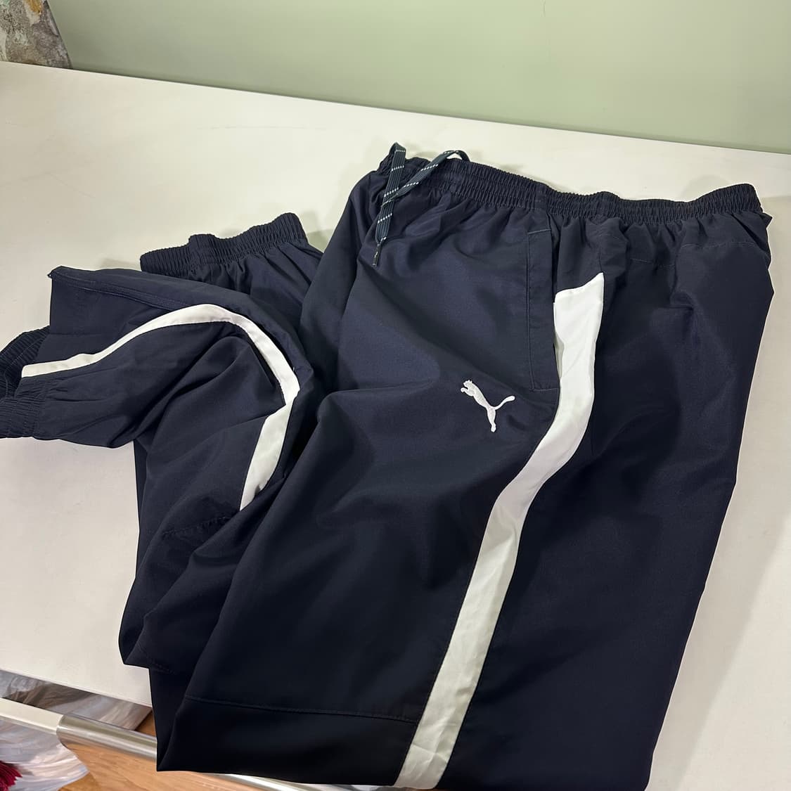 M 푸마 네이비 루즈레귤러핏 바막재질 트랙팬츠 상품이미지1