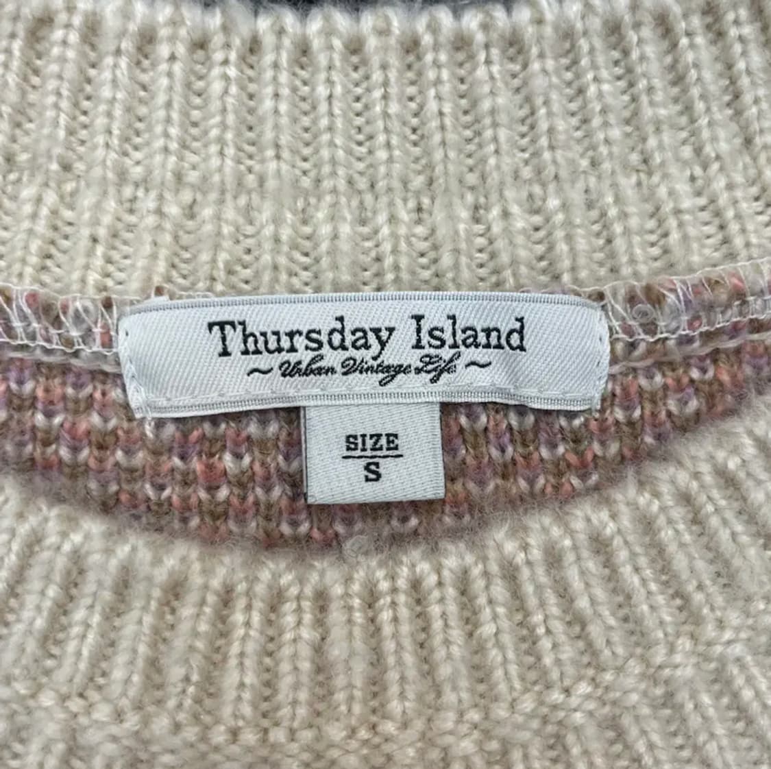 써스데이아일랜드 여성 니트 (S) 상품이미지3