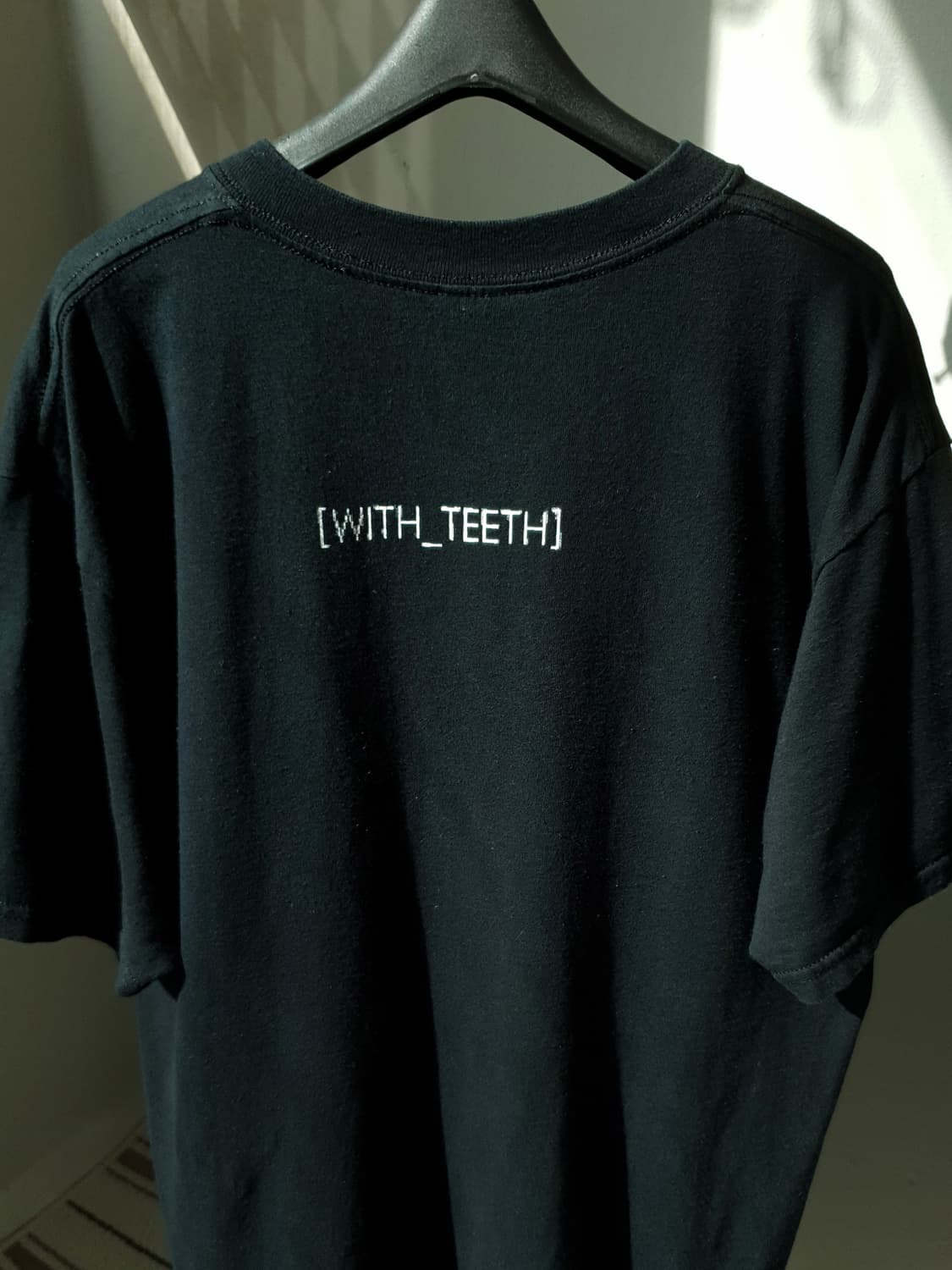 GILDAN 'NIN [WITH TEETH]' print tee 상품이미지10