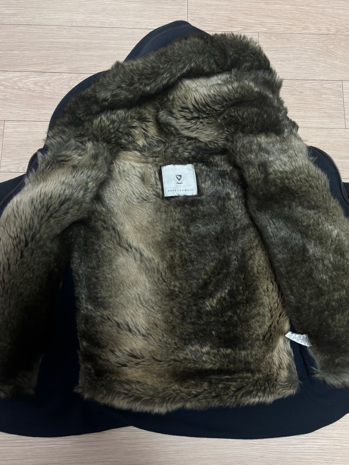 아베크롬비 대대장 울프죠 후드집업 네이비 상품이미지3