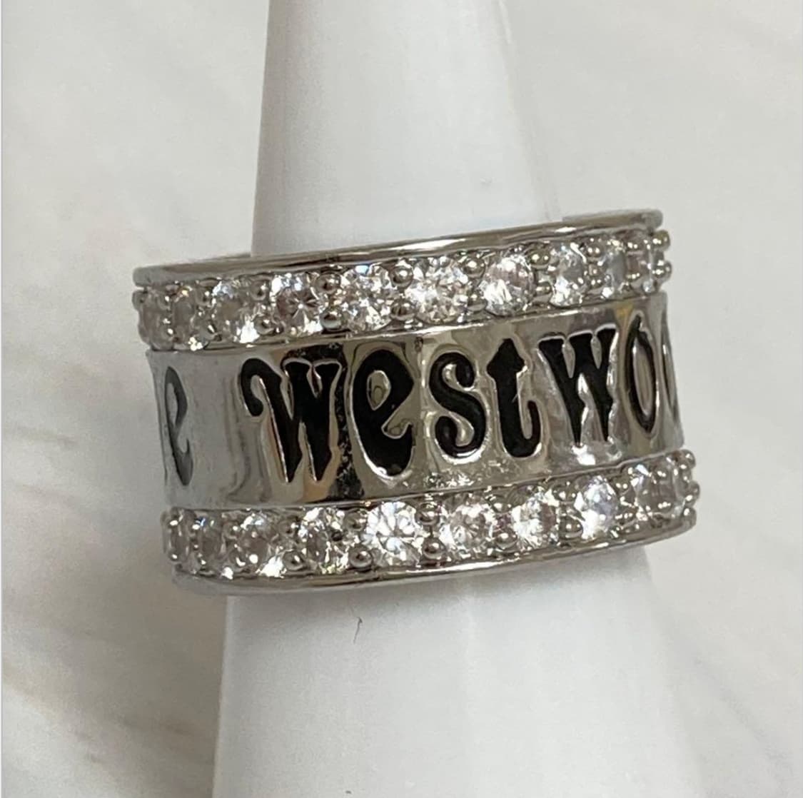 비비안웨스트우드 레터링 각인 화이트 크리스탈 큐빅링 반지 상품이미지2