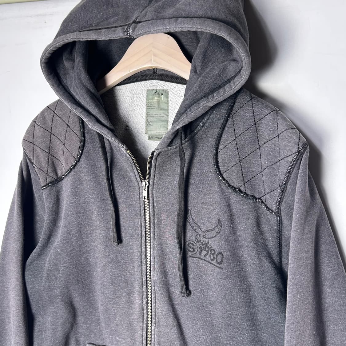 [STUSSY] 스투시 퀼팅 숄더 패치워크 후드집업 상품이미지3