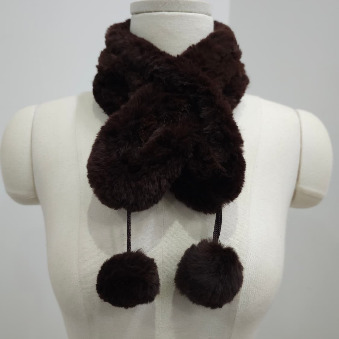 토끼털 래핏퍼 브라운 겨울 폼폼 머플러 상품이미지1