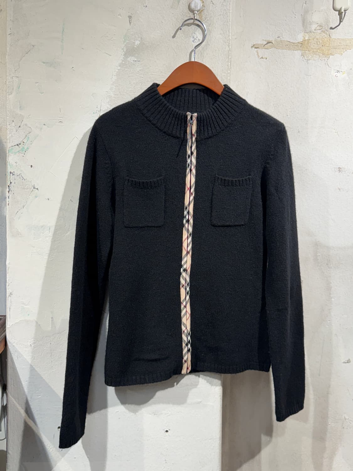 [9373] Burberry black zip-up cardigan 상품이미지1