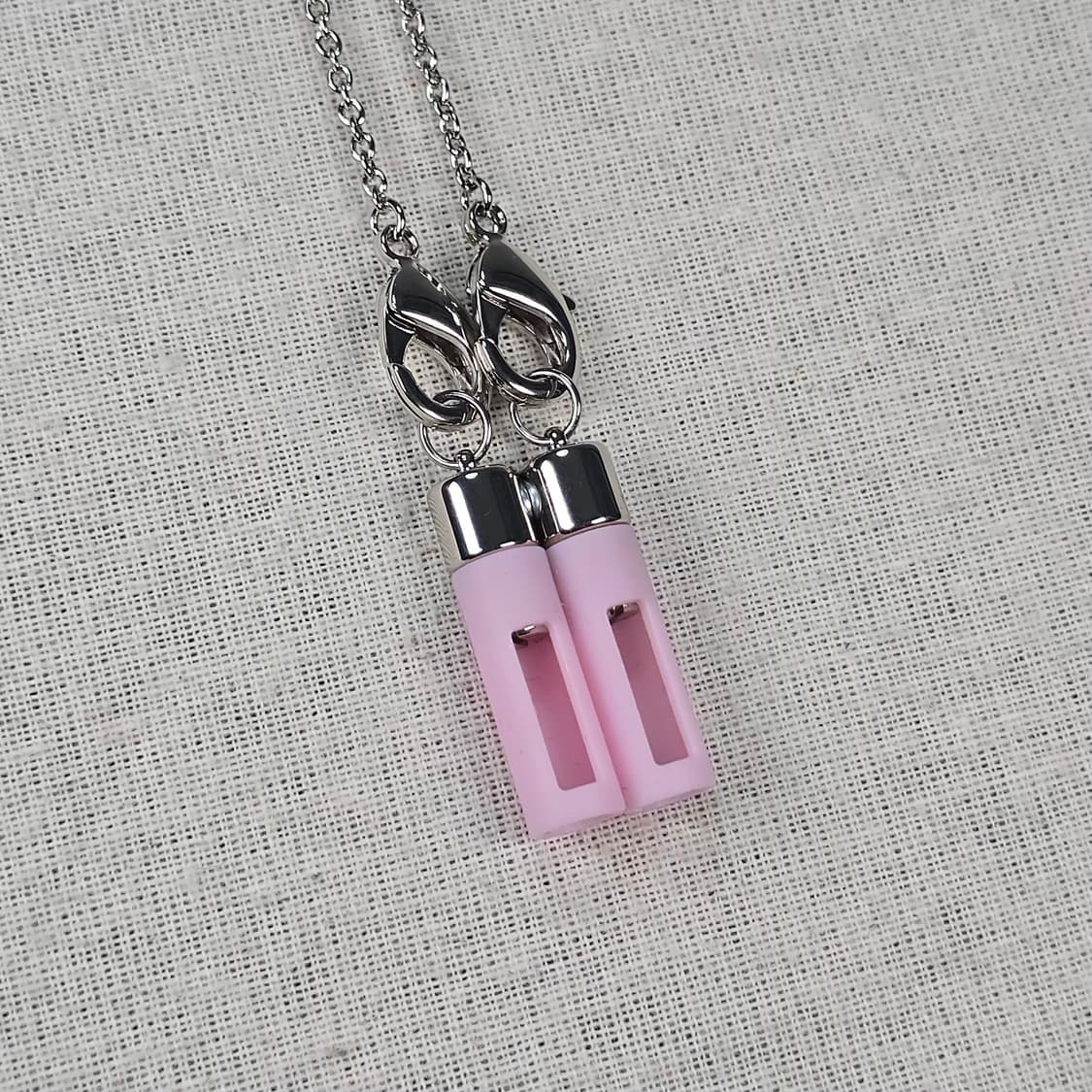 미우미우 에어팟 체인 파이널 셀 목걸이 상품이미지3