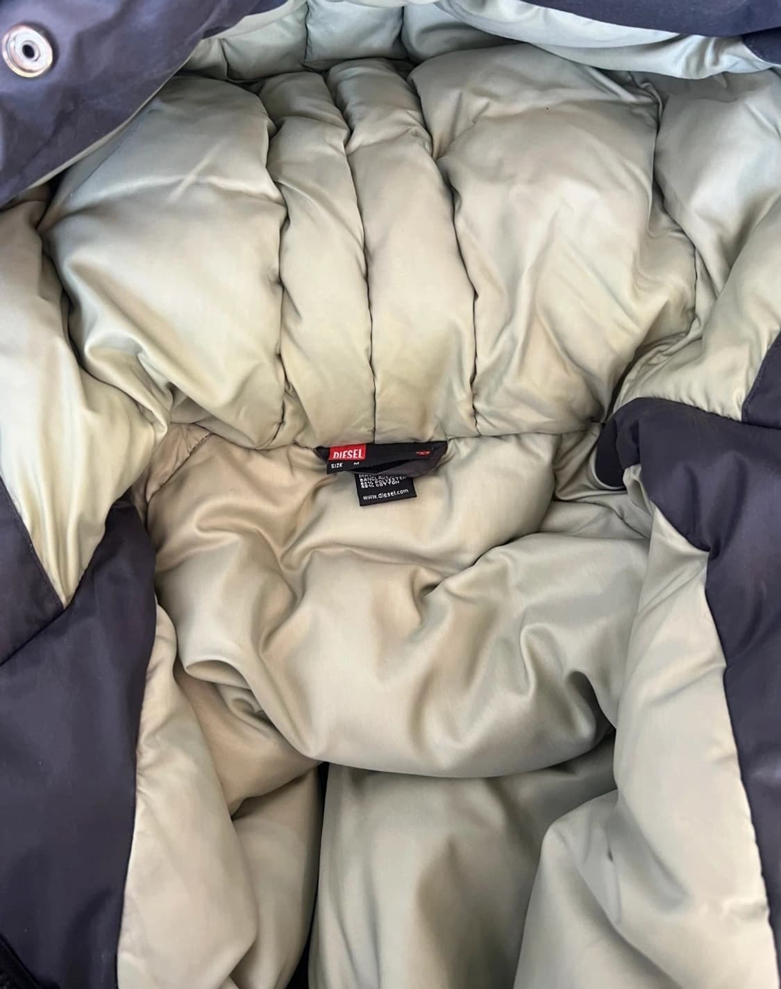 디젤 남성 차콜그레이 후드패딩점퍼 상품이미지4