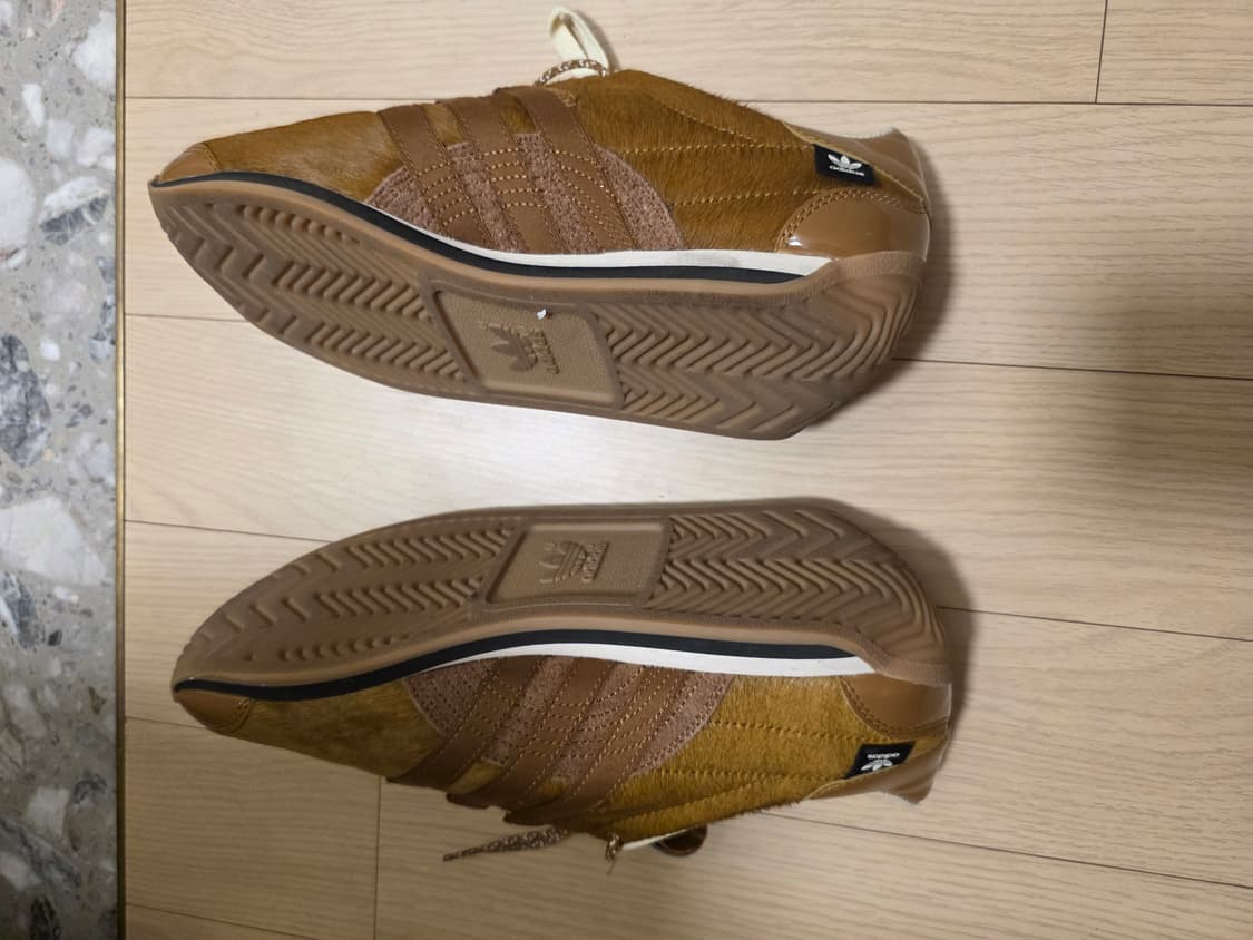 새상품상태 아디다스 송포더뮤트 컨트리 스트라타 270사이즈 상품이미지6