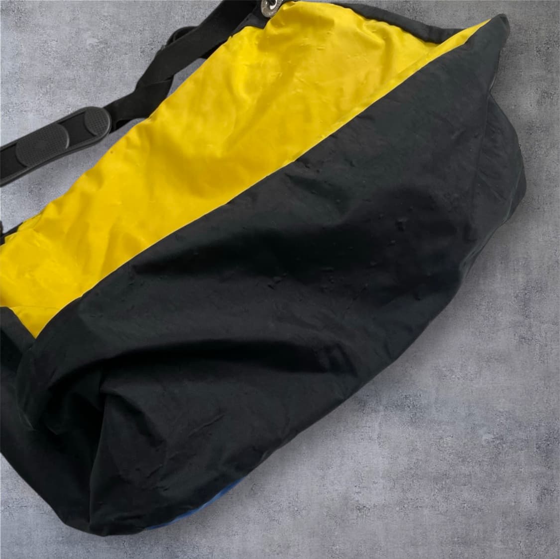 베네통 Benetton 90s 유나이티드 컬러스 멀티컬러 빅 메신저백 상품이미지6