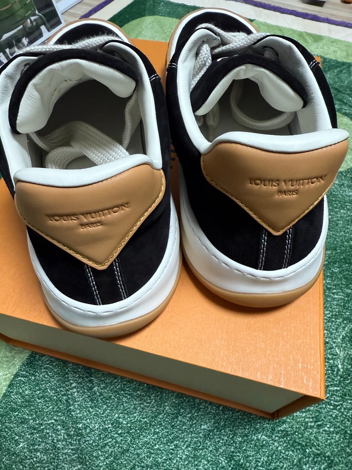 루이비통 틸티드 스니커즈 (블랙) 상품이미지3