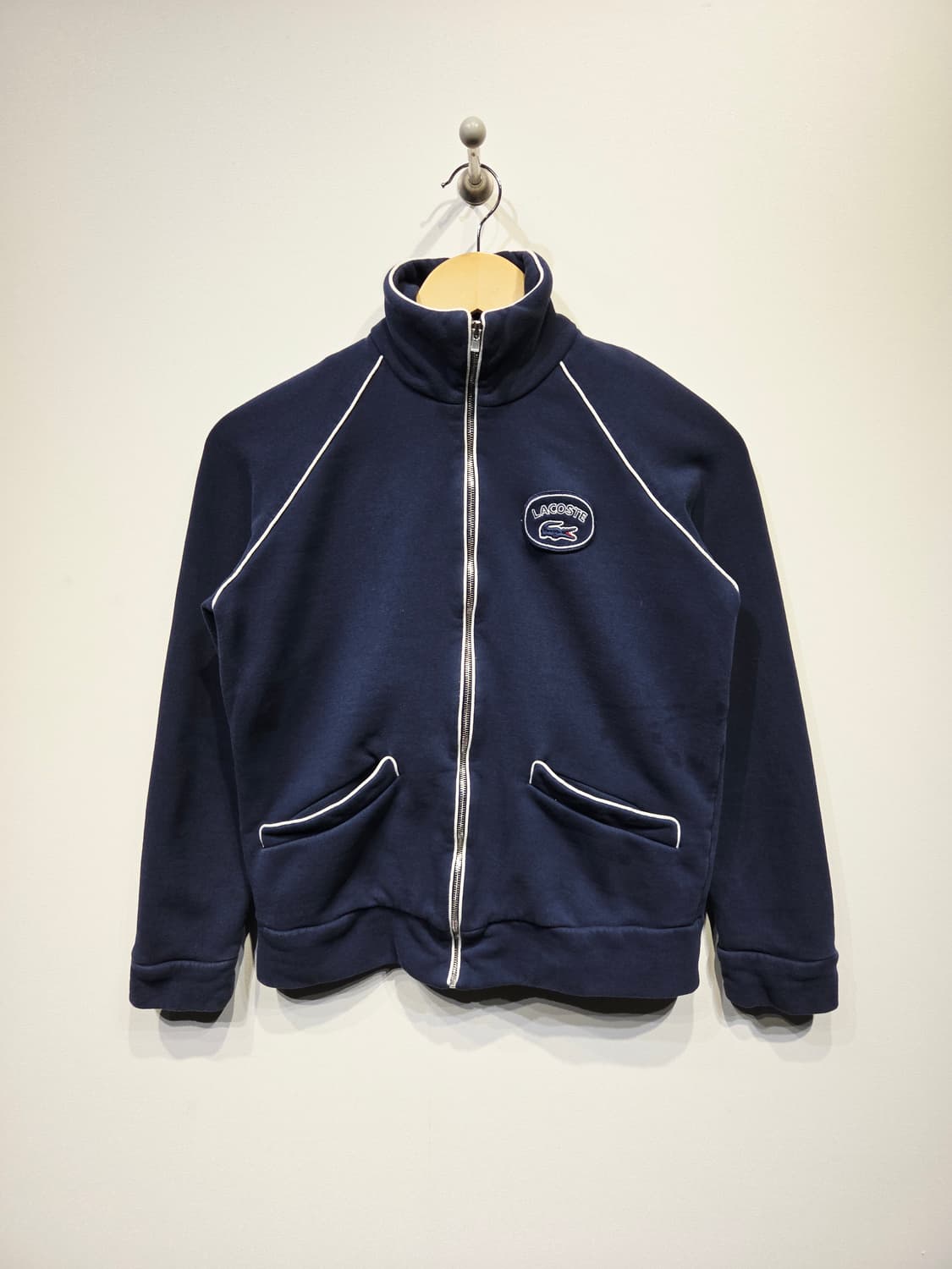 라코스테(LACOSTE) 네이비 파이핑 로고 짚업 트랙탑 상품이미지2