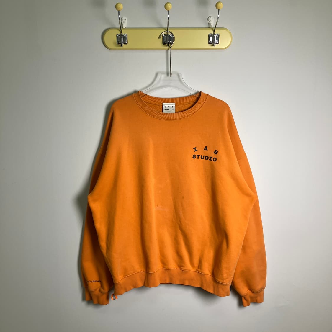 아이앱 스튜디오 X 두산 로고 맨투맨 XL 상품이미지1