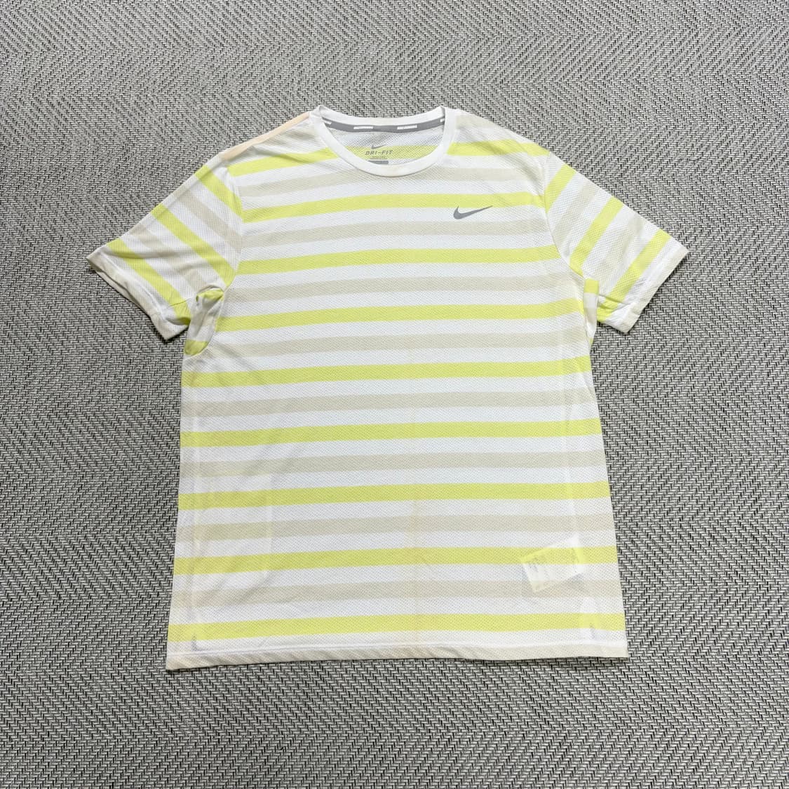 (XL)나이키 런닝 져지 반팔티 상품이미지1