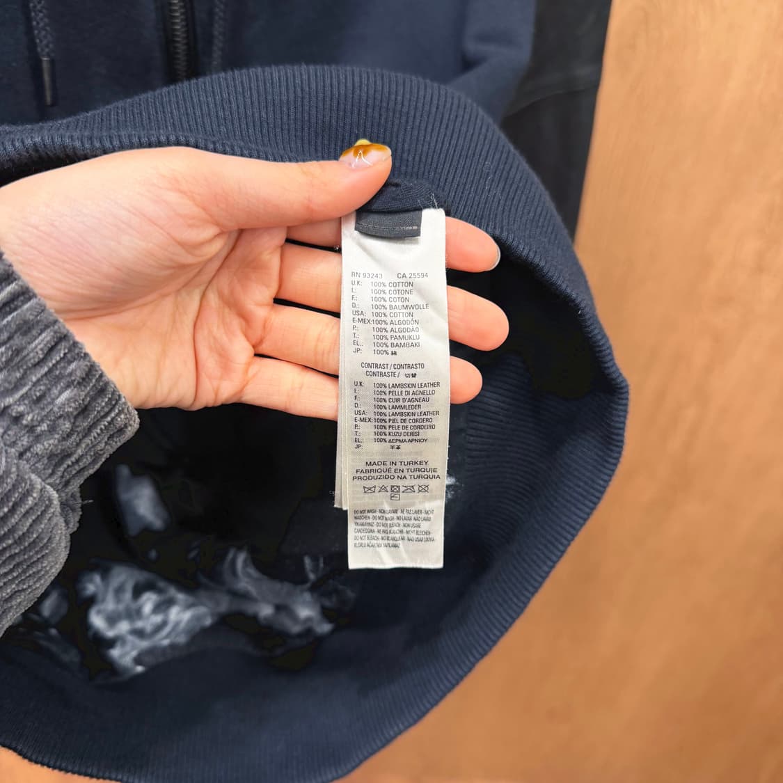 디젤 코튼 후드 집업 레더 슬리브 배색 디테일 로고 장식 디테일 네이비 상품이미지10