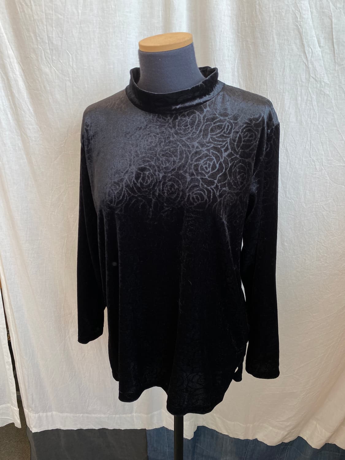 블랙 패턴 벨벳 탑(M-L) 상품이미지1