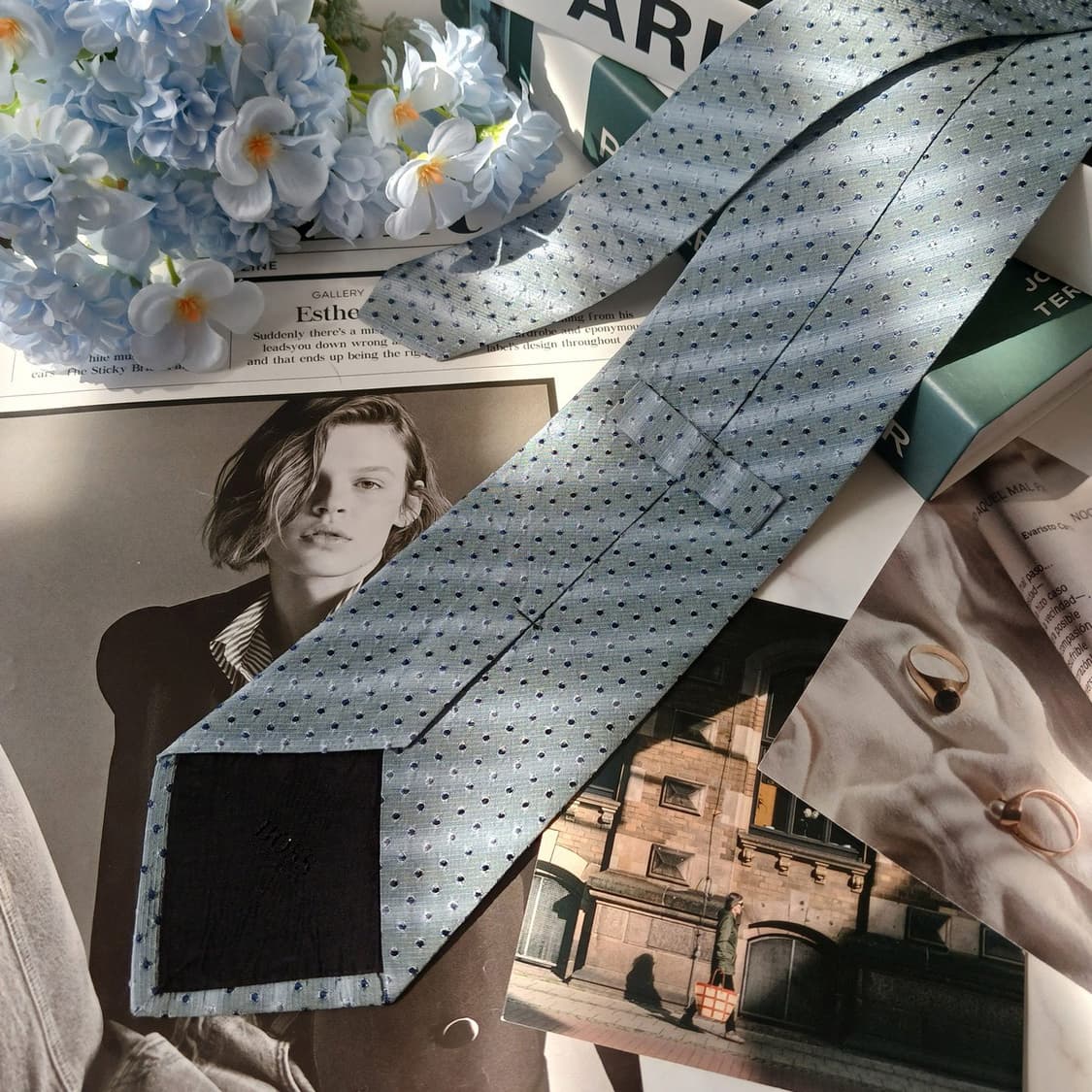 휴고보스 실크 라이트블루 도트 패턴 넥타이 9cm B등급 E761
 상품이미지3