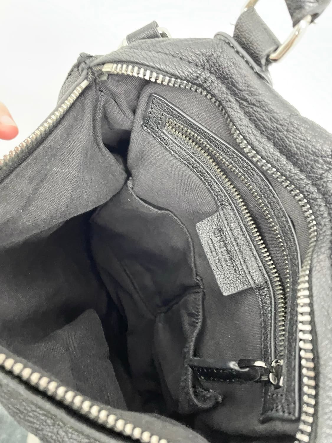 지방시 판도라 미디엄 램스킨 백 상품이미지8