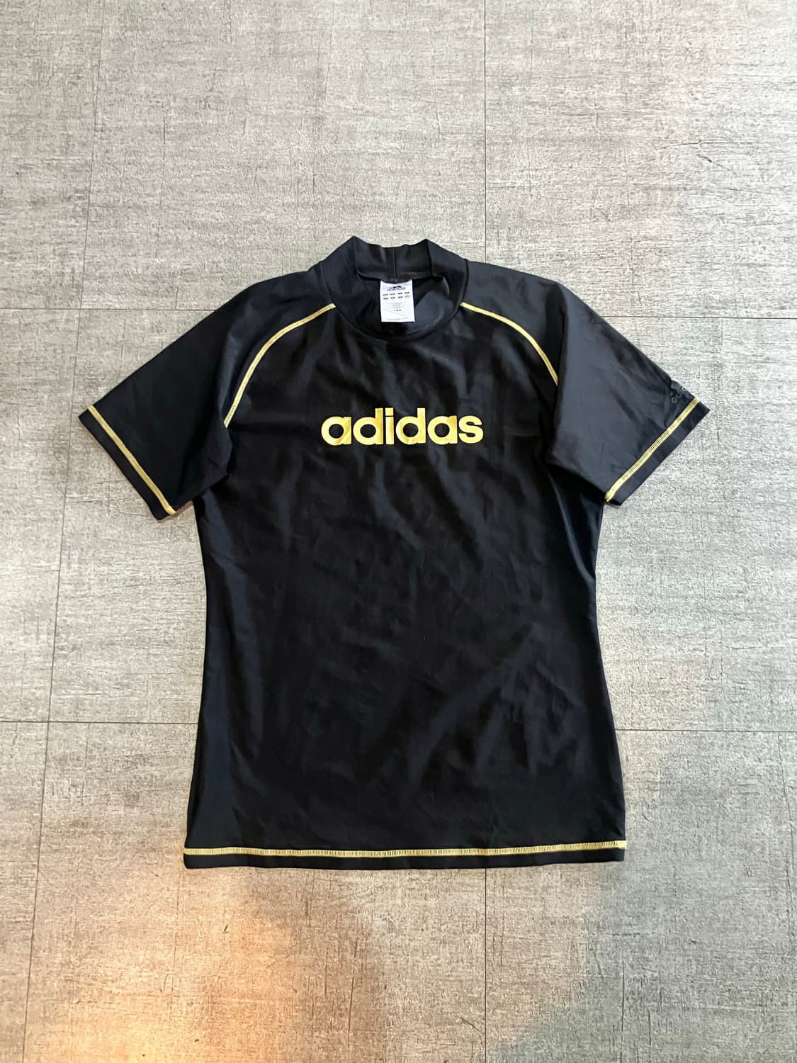 Adidas 아디다스 올드스쿨스트릿 기능성 모크넥 반폴라 반팔티셔츠 상품이미지1