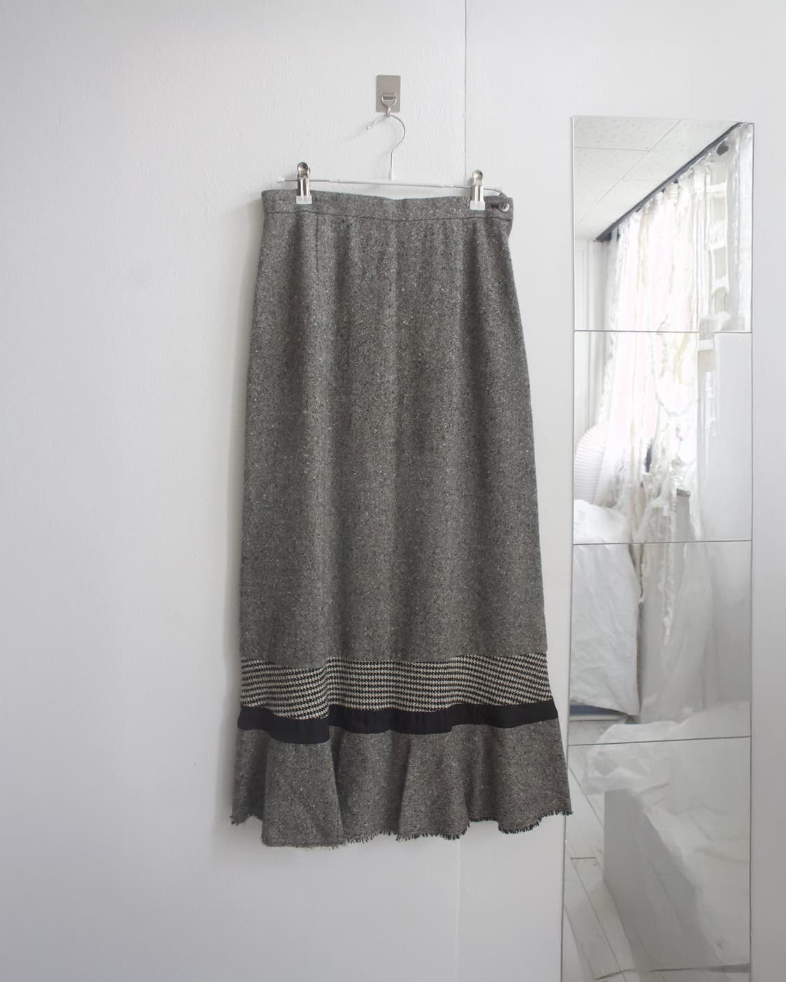 tricot multi fabric layer wool skirt 상품이미지1