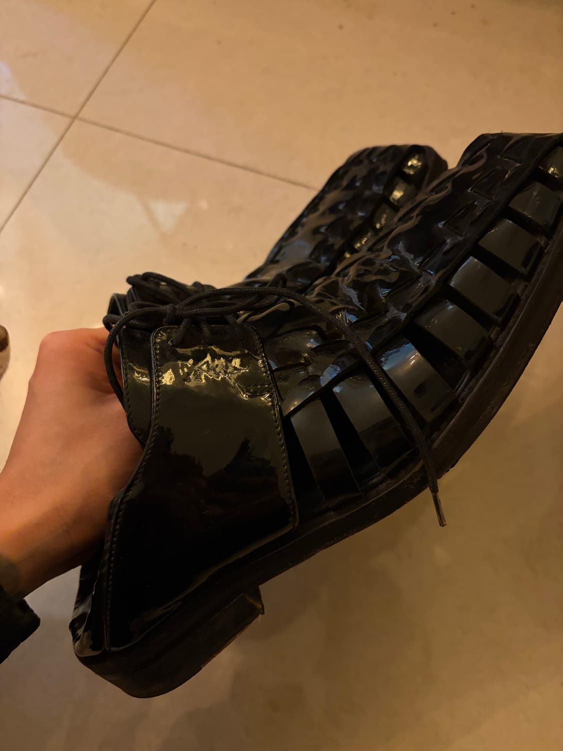 마틴로즈 컷아웃더비 유광 40사이즈 상품이미지2