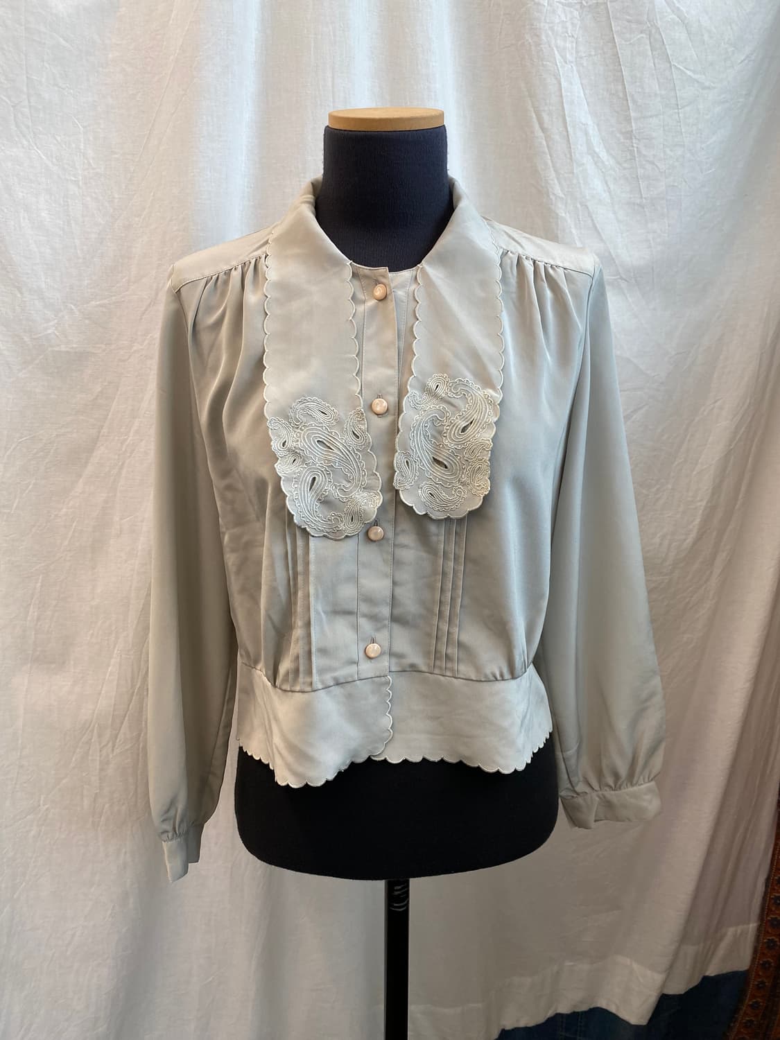 그레이 자수 블라우스(M) 상품이미지1