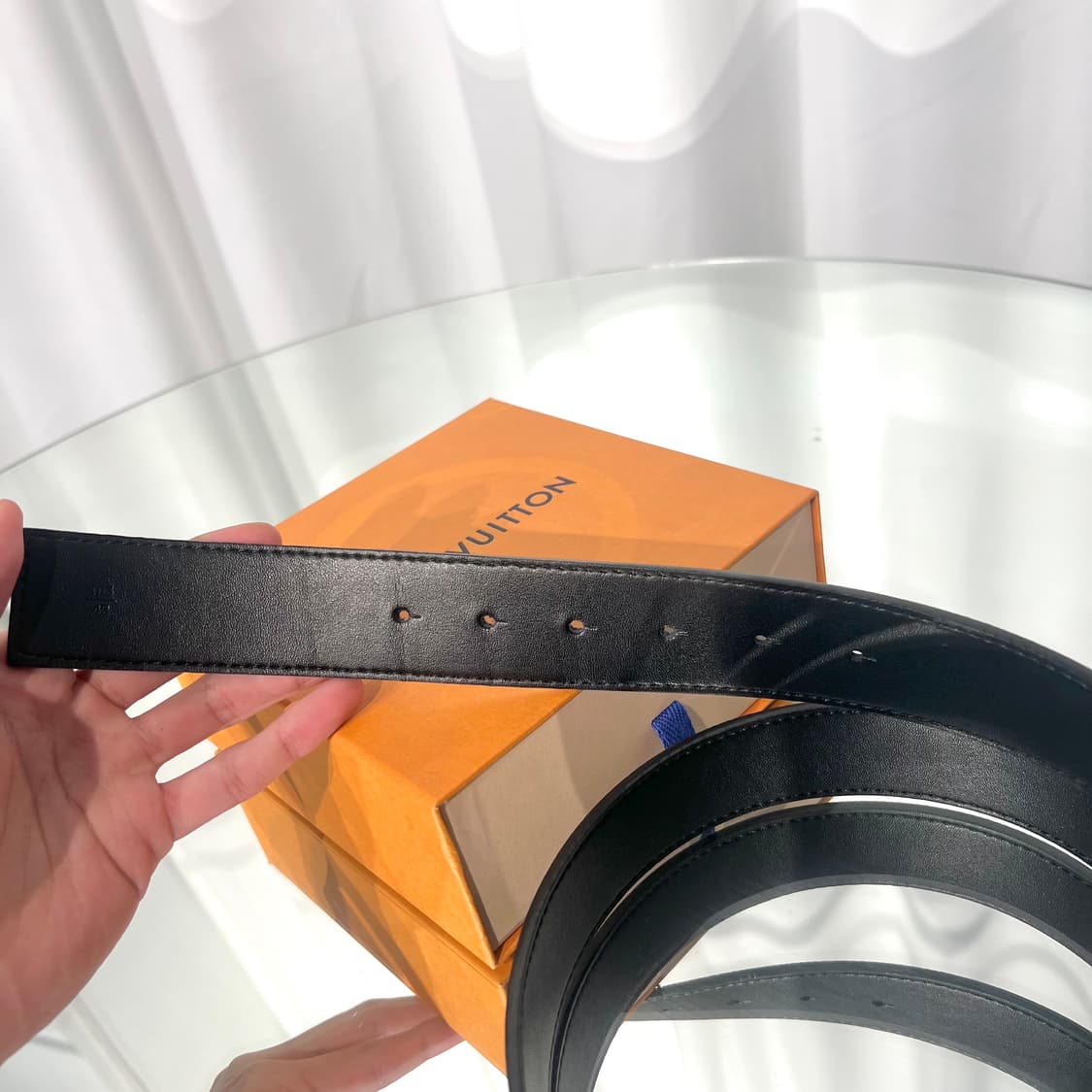 (42) 루이비통 LV 이니셜 리버서블 벨트 블랙 상품이미지4