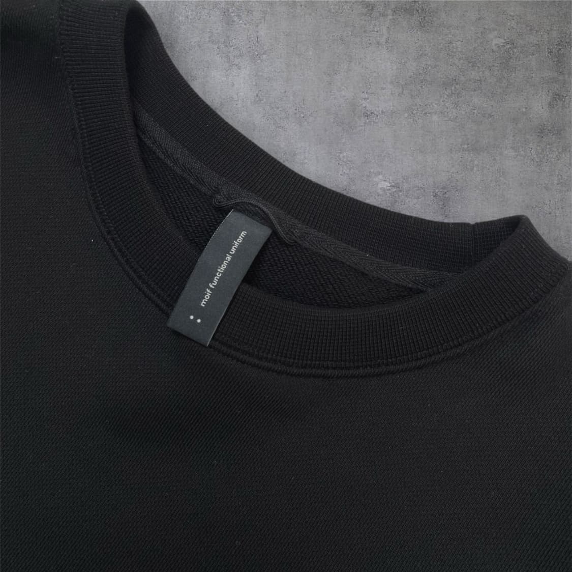 모이프 Moif 24FW 블랙 루즈핏 스웻셔츠 맨투맨 002 상품이미지2