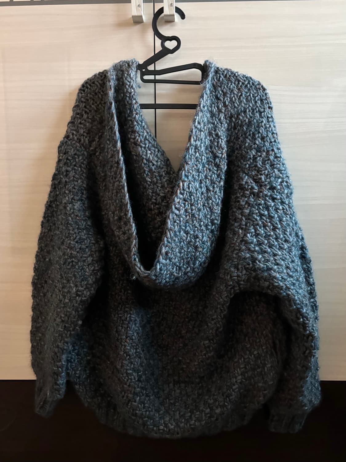 [OS] Bless 브이 넥 후디 스웨터 23AW 상품이미지5