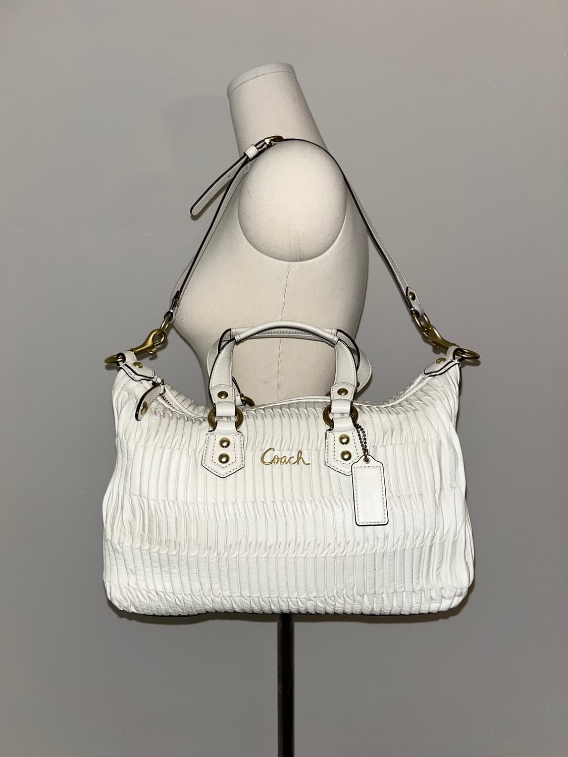 📦Coach All White shoulder bag 상품이미지1
