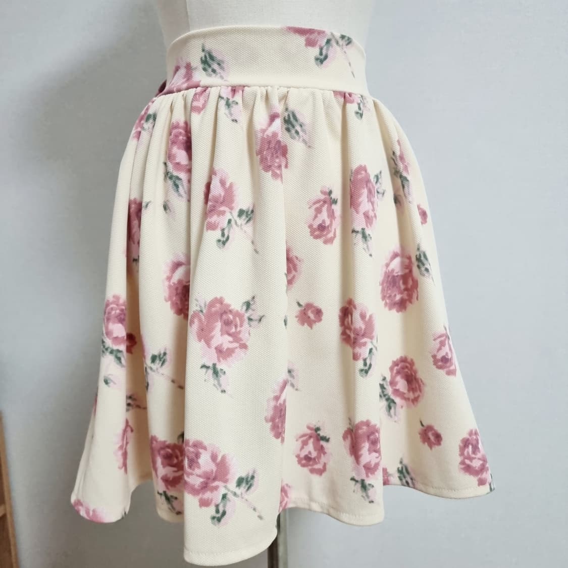 일본구매 허리뒷밴딩 플레어 스커트 속바지안감 치마 (표기M) 새상품 상품이미지3