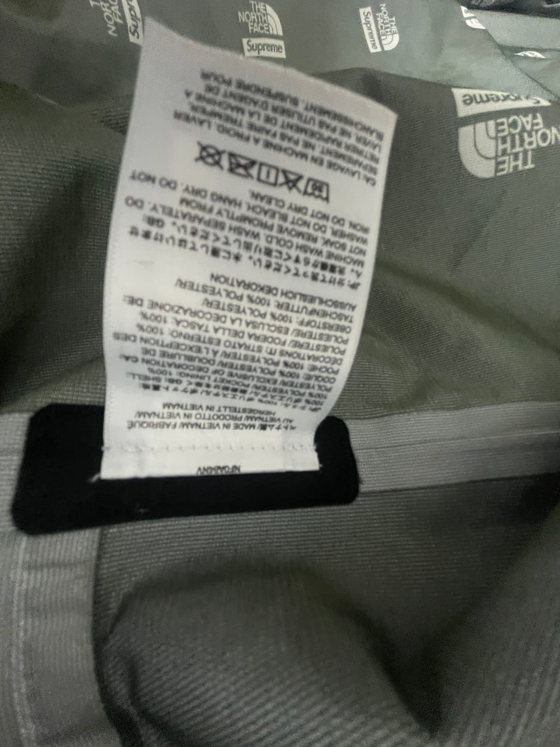 슈프림 x 노스페이스 트롱프 뢰유 프린티드 테입드 심 쉘 상품이미지4