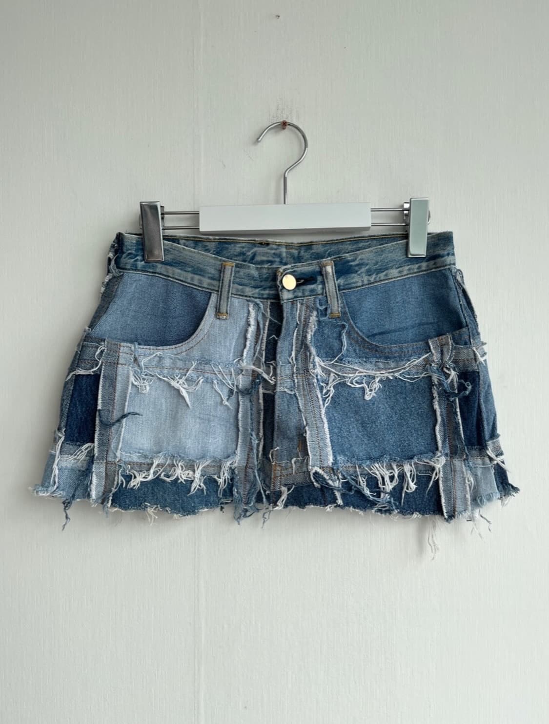 *SALE) 디스트로이드 패치 데님 스커트 상품이미지1