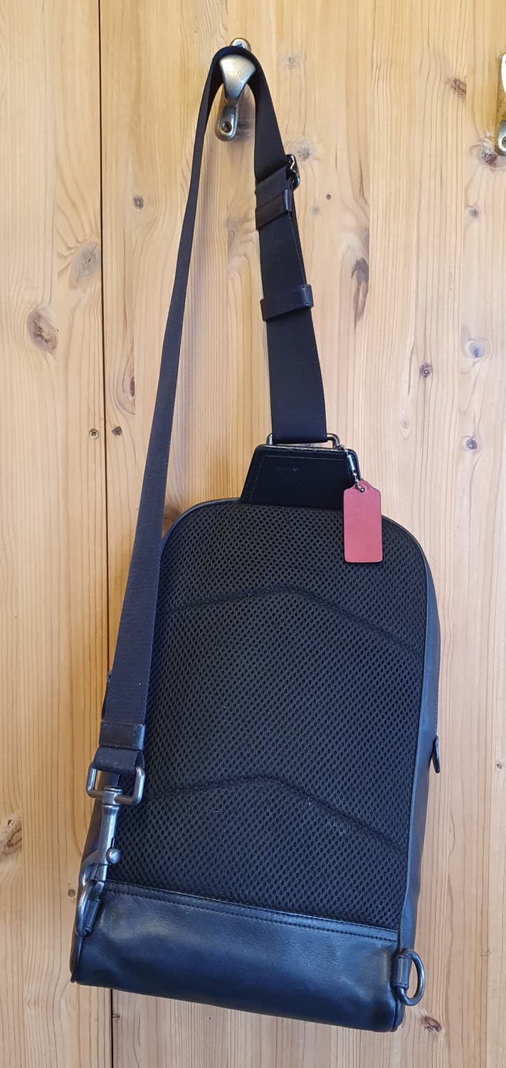 코치 레더 슬링백 상품이미지3