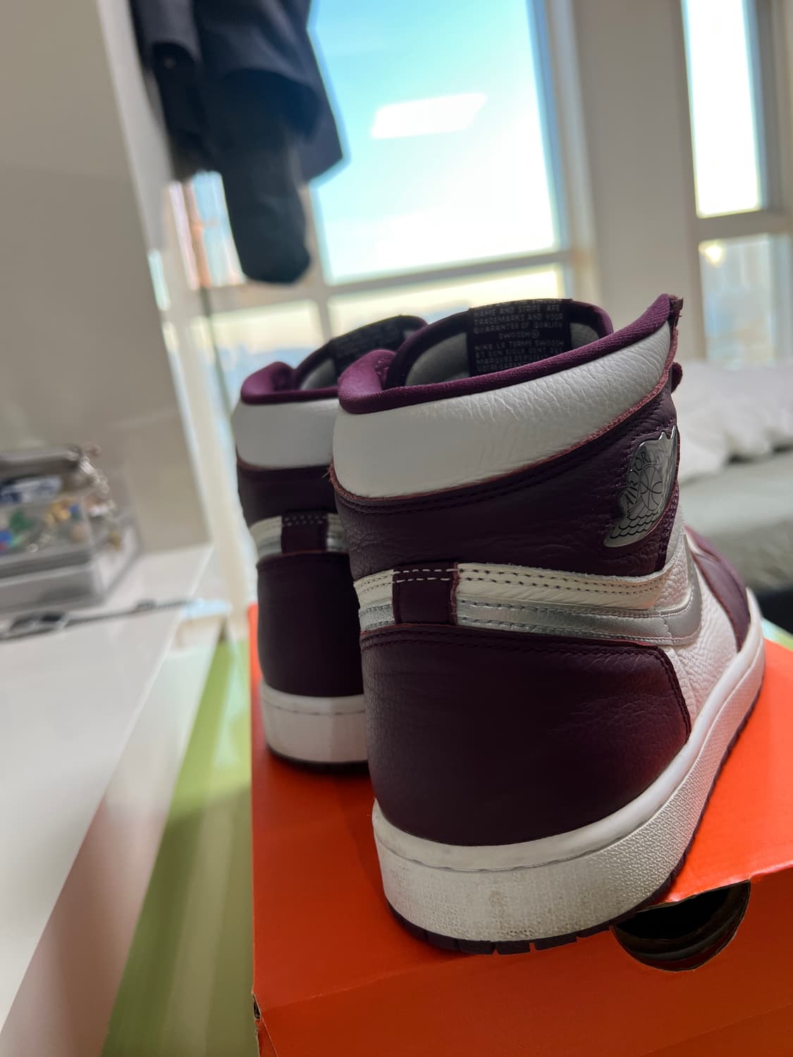 조던1 레트로 하이 OG 보르도  상품이미지4