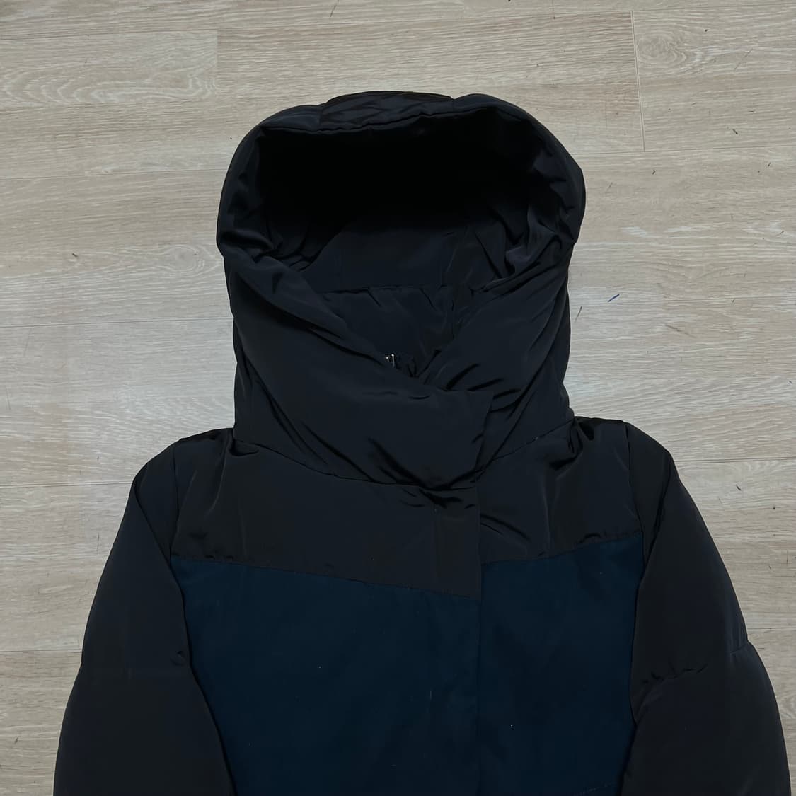 지고트 여성 구스다운 스웨이드 배색 후드 롱패딩 점퍼 [블랙] S/90 상품이미지2