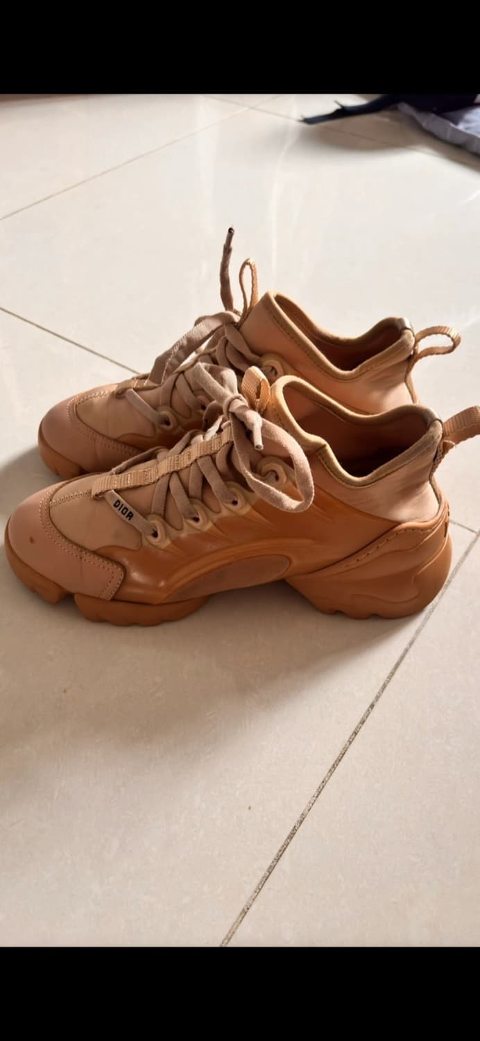 디올 D-Connect 스니커즈 누드 베이지 37.5(240)  5회 착 상품이미지3